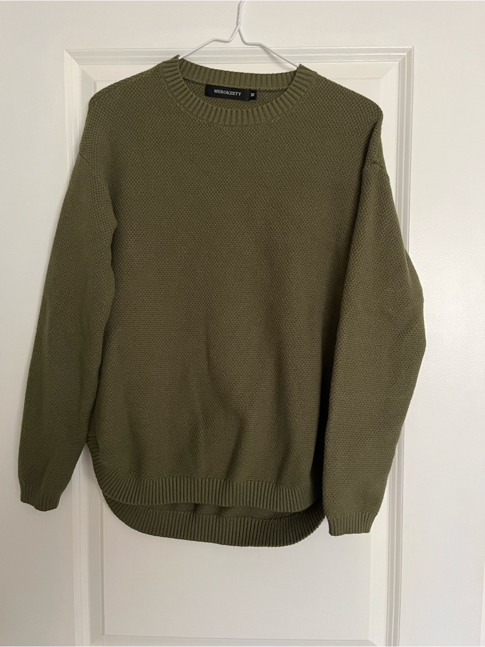 Merokeety Sweater size medium